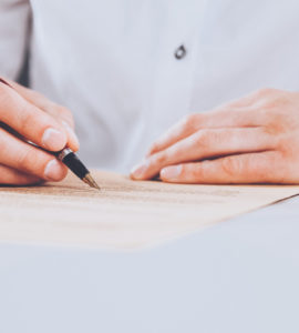 Jak wygląda akt notarialny mieszkania?